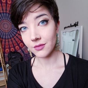 Meet your Posher, Hailey